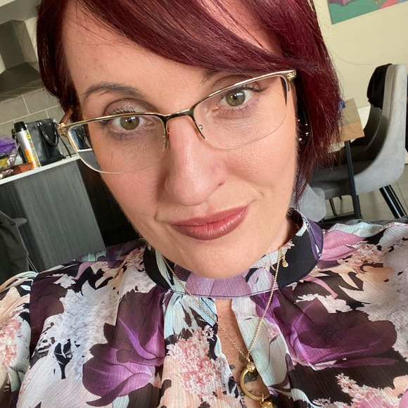 Meet your Posher, Amanda - Picture 1 of 1